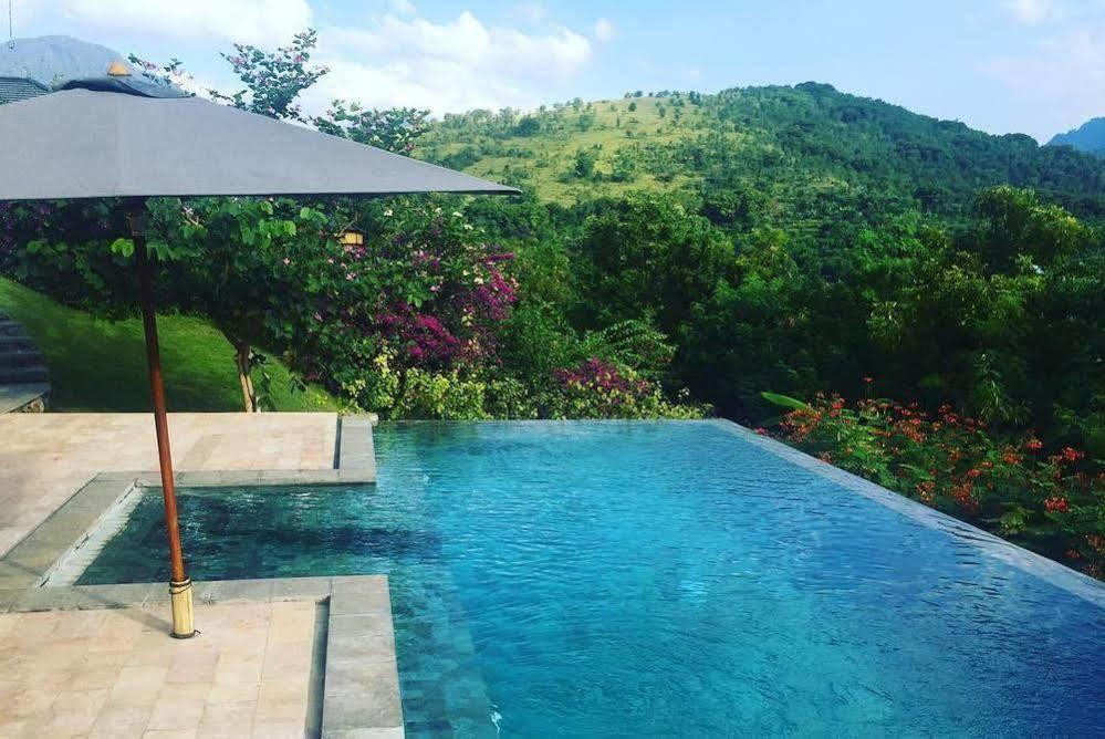 Sumberkima Hill Private Villa Retreat เปมูเตรัน ภายนอก รูปภาพ