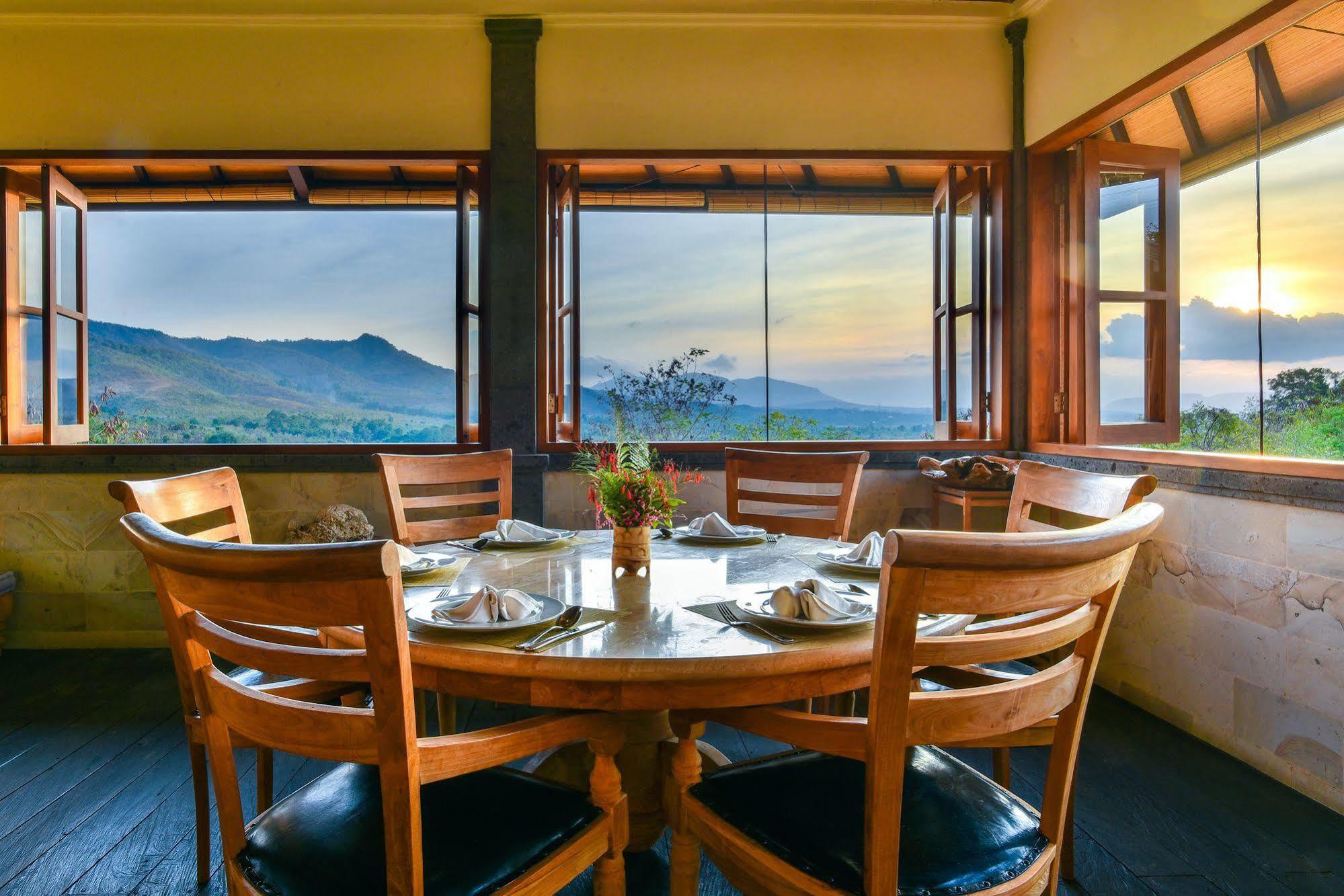 Sumberkima Hill Private Villa Retreat เปมูเตรัน ภายนอก รูปภาพ